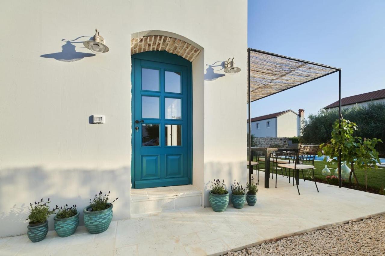 Vila Mediterranea With Pool And Grill In *