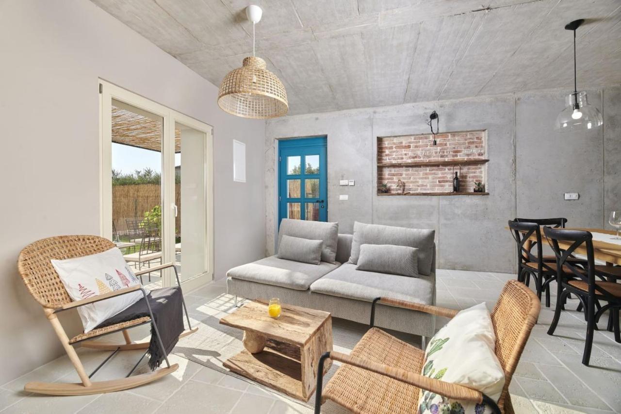 Vila Mediterranea With Pool And Grill In Umag