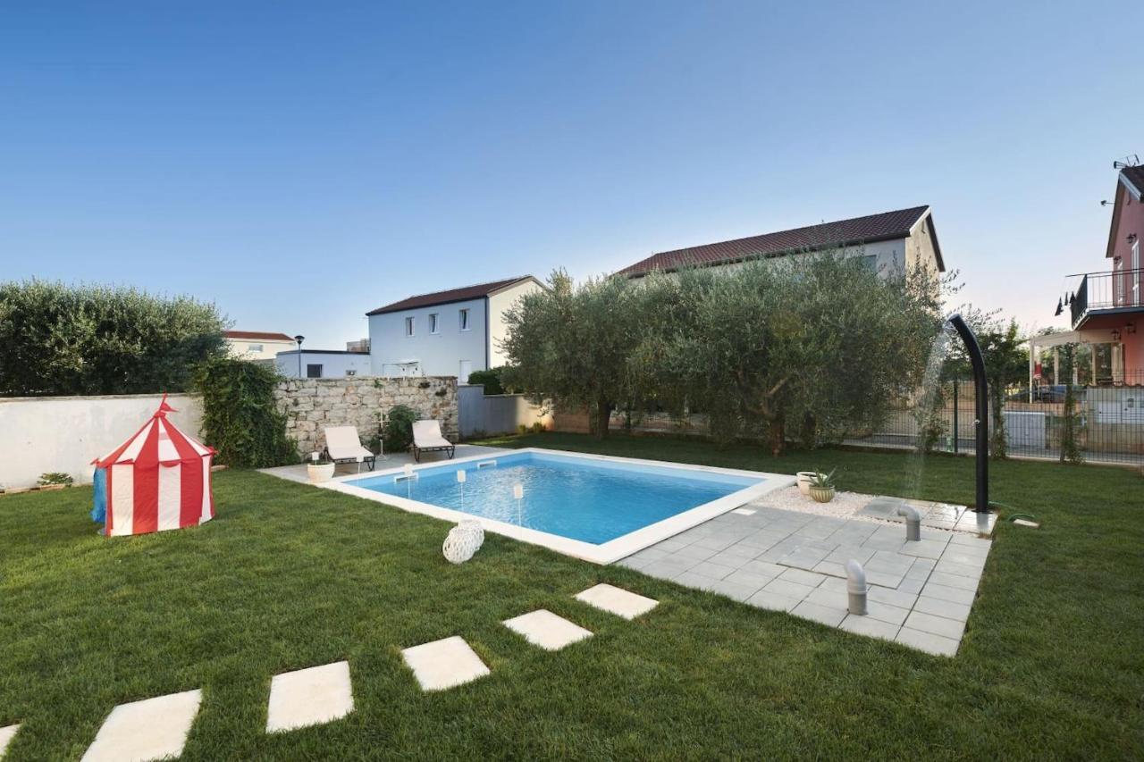 Mediterranea With Pool And Grill In